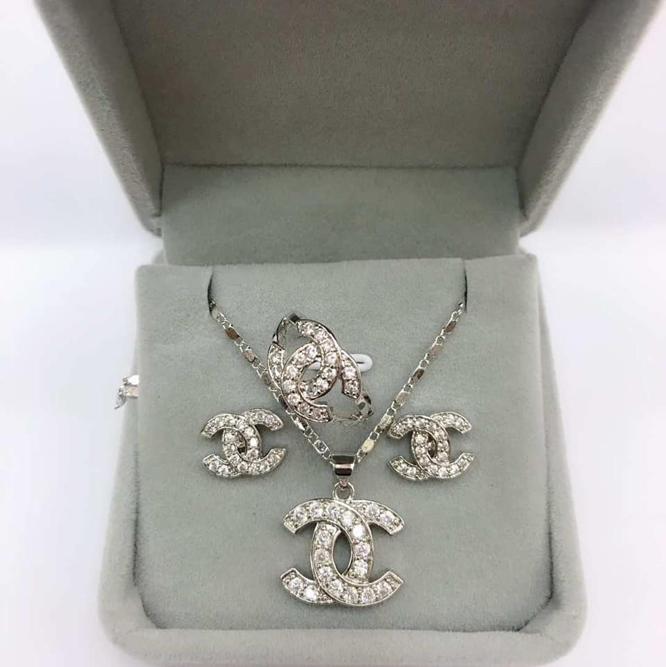 Feel bad satire marriage chanel jewelry set make out pump Interconnect