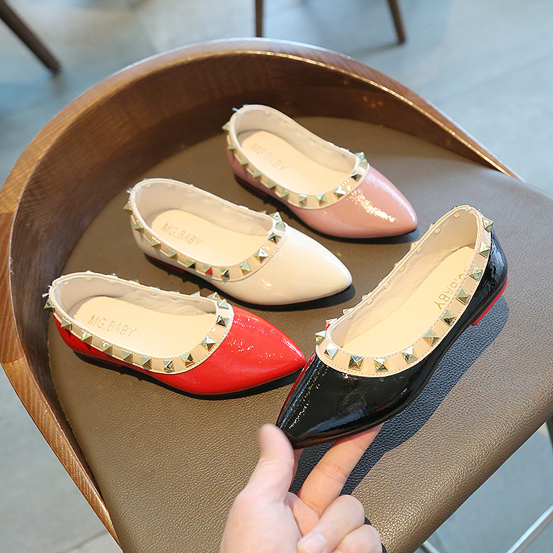 soft leather flat shoes
