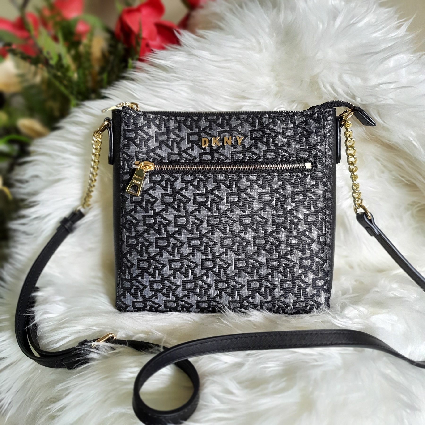 Dkny bryant best sale zip crossbody