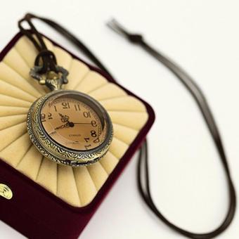 Rising Star Brown Glass Retro Pocket Watch Velvet Rope NecklaceSweater Chain X0363 June 2018 - 3 Rising Star Brown Glass Retro Pocket Watch Velvet Rope NecklaceSweater Chain X0363 - 3