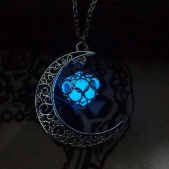 Women Love Pendant Necklace Moon And Heart Pattern Fashion Jewellery Accessories (Deep Blue) June 2018 - 3 Women Love Pendant Necklace Moon and Heart Pattern Fashion Jewellery Accessories (Deep Blue) - 3