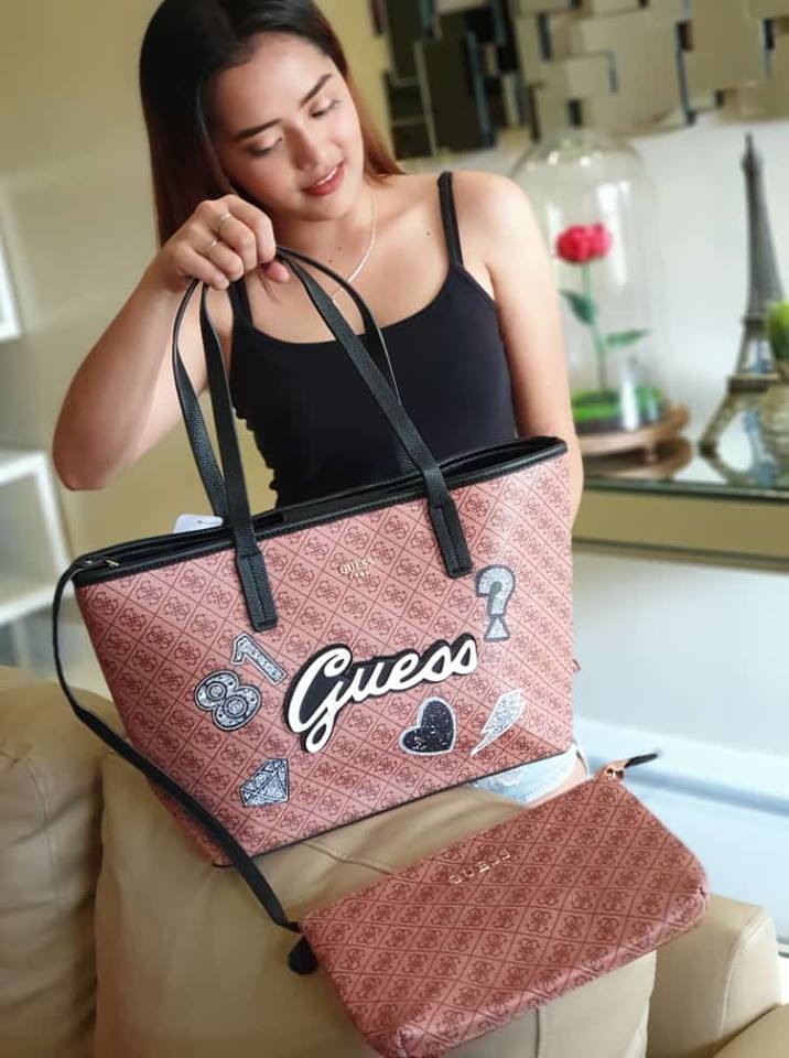 vikky tote bag
