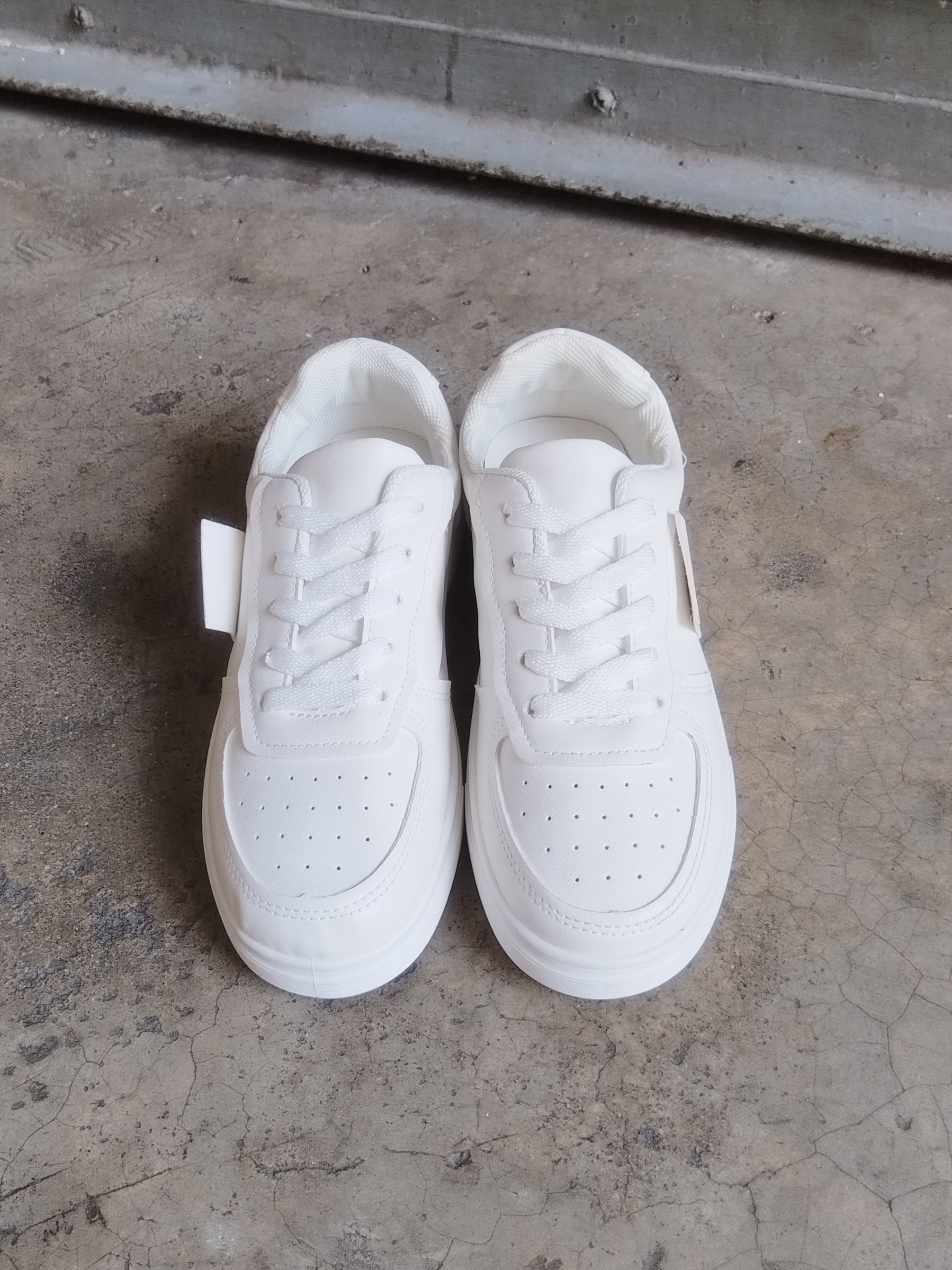 Fashion Footwear Crissa Shoes Sale PVC PU Ladies Sports Pink Shoes