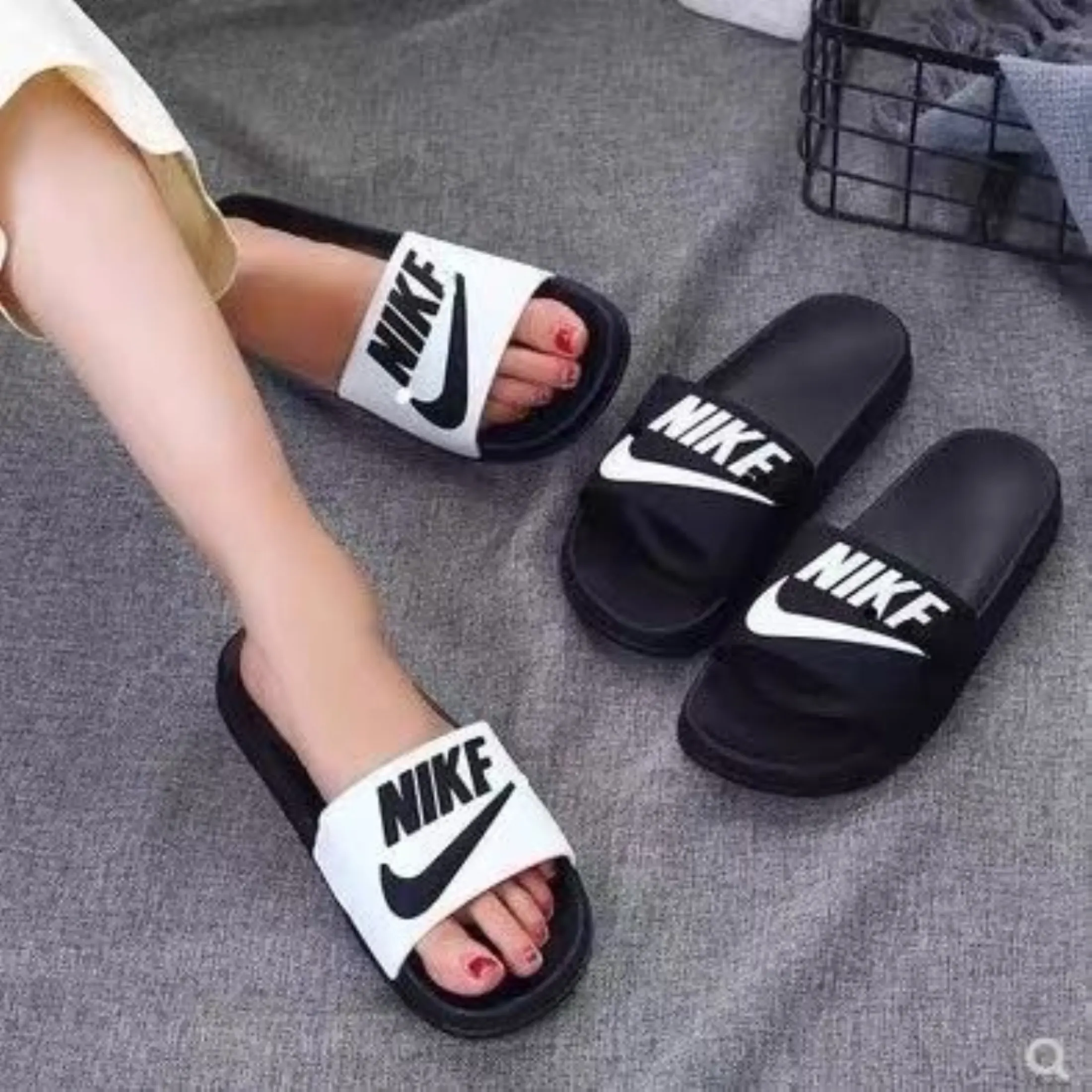 nike casual slippers