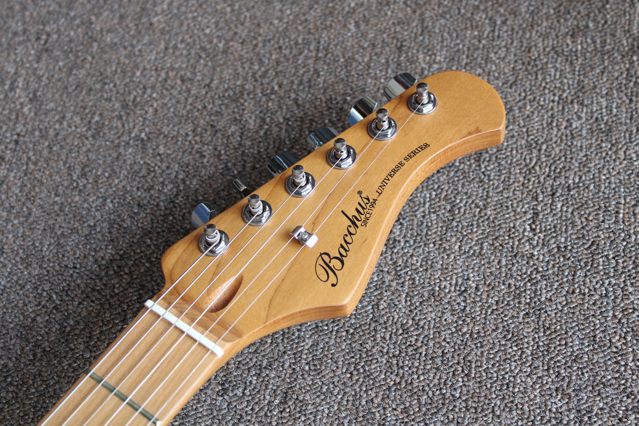 BACCHUS UNIVERSE SERIES BST-1-RSM/M SLPK ELECTRIC GUITAR BACCHUS UNIVERSE SERIES BST-1-RSM/M SLPK ELECTRIC GUITAR