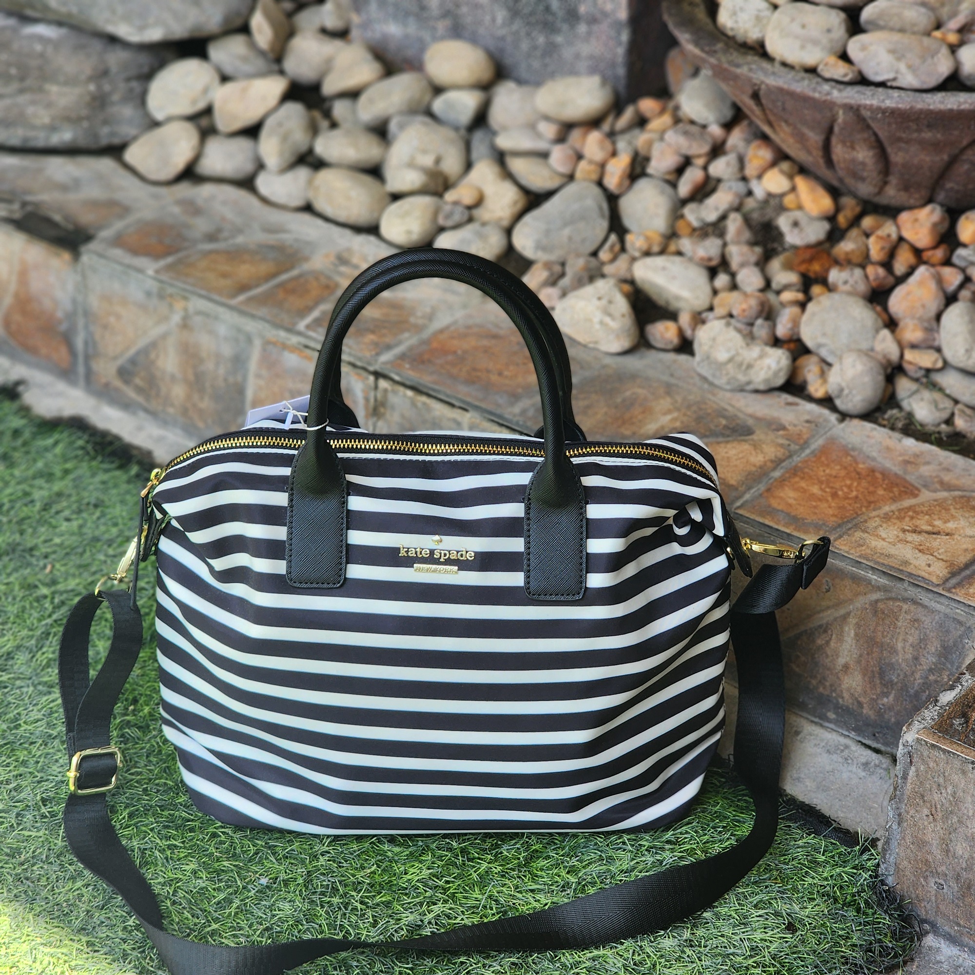 Kate spade black online and white striped crossbody