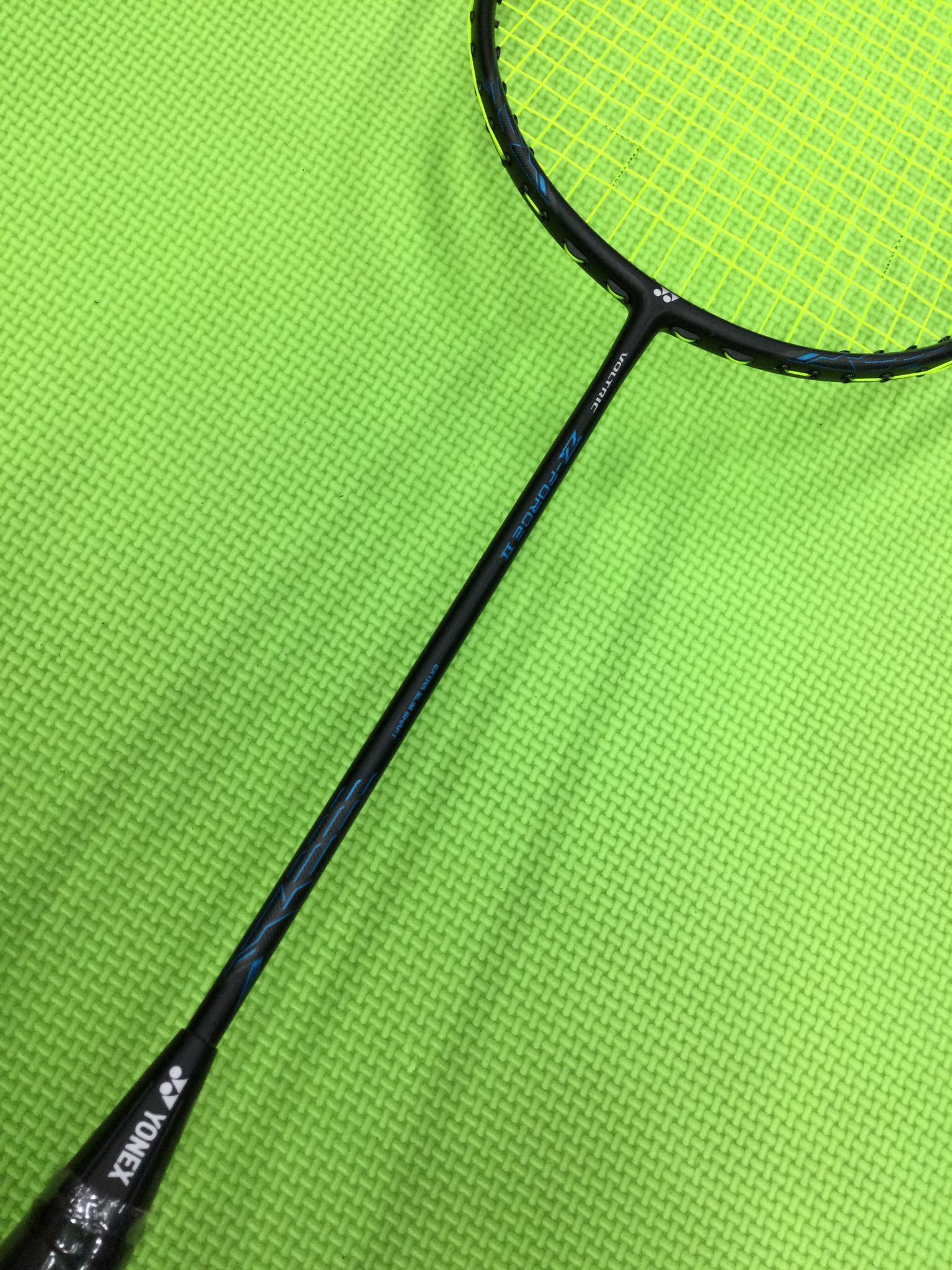 【ガットあり すぐ使用可】VOLTRIC i-FORCE 5UG6 YONEX ガットあり すぐ使用可】VOLTRIC i-FORCE 5UG6 YONEX