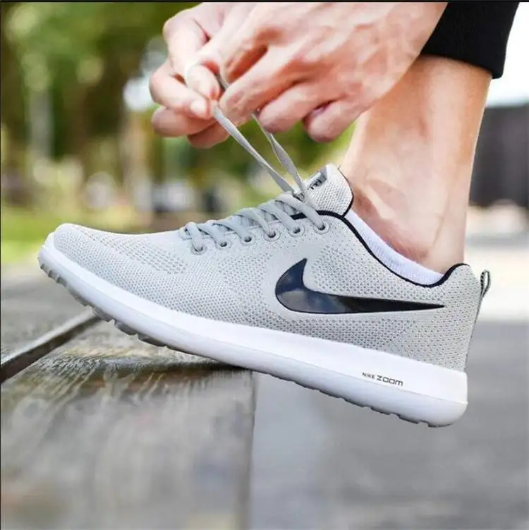 nike slip on running shoes mens