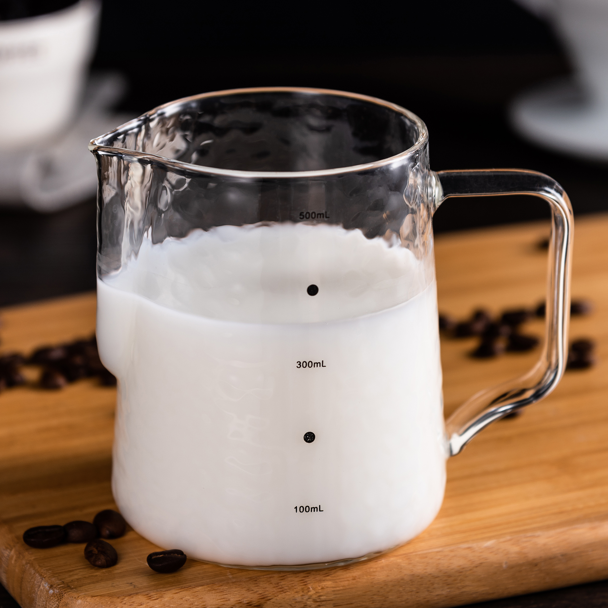 High Borosilicate Glass Milk Frothing Pitcher with Measurement, 20oz/600ml Hammer Heat Resistant Glass Milk Coffee Cappuccino Latte Art Steaming