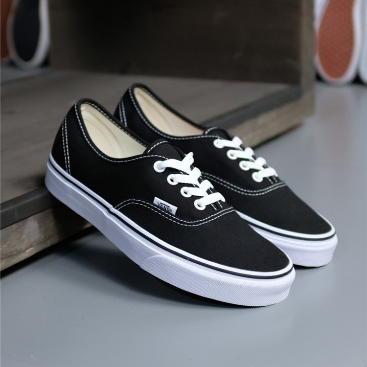 vans classic black and white