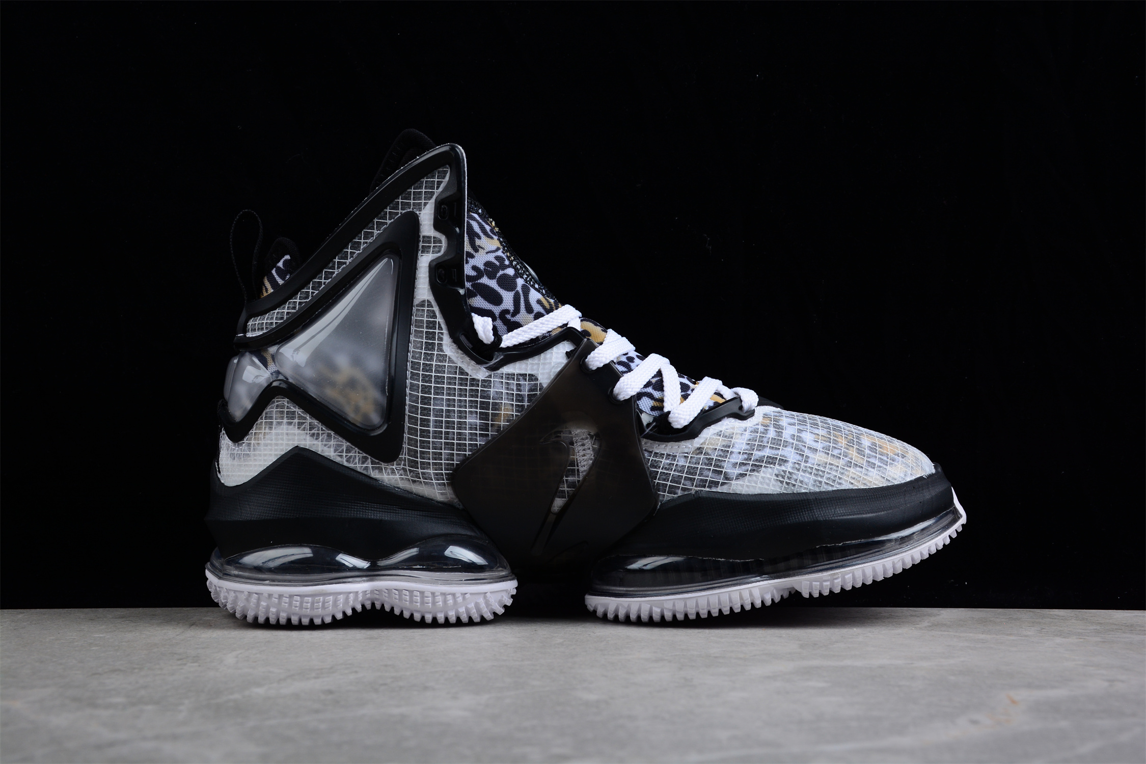 Nike Lebron 19 EP RoyaⅠty James 19 Leopard Print Pro Combat Basketball  Shoes: DC9340-100