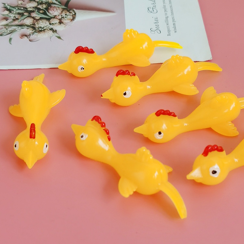 Hot Sale lumière doigt en caoutchouc blague Flying Toy doigt de poulet à la  fronde des jouets de la Turquie s' Sticky enfants catapulte jouets d'avion  - Chine Jouet en plastique et