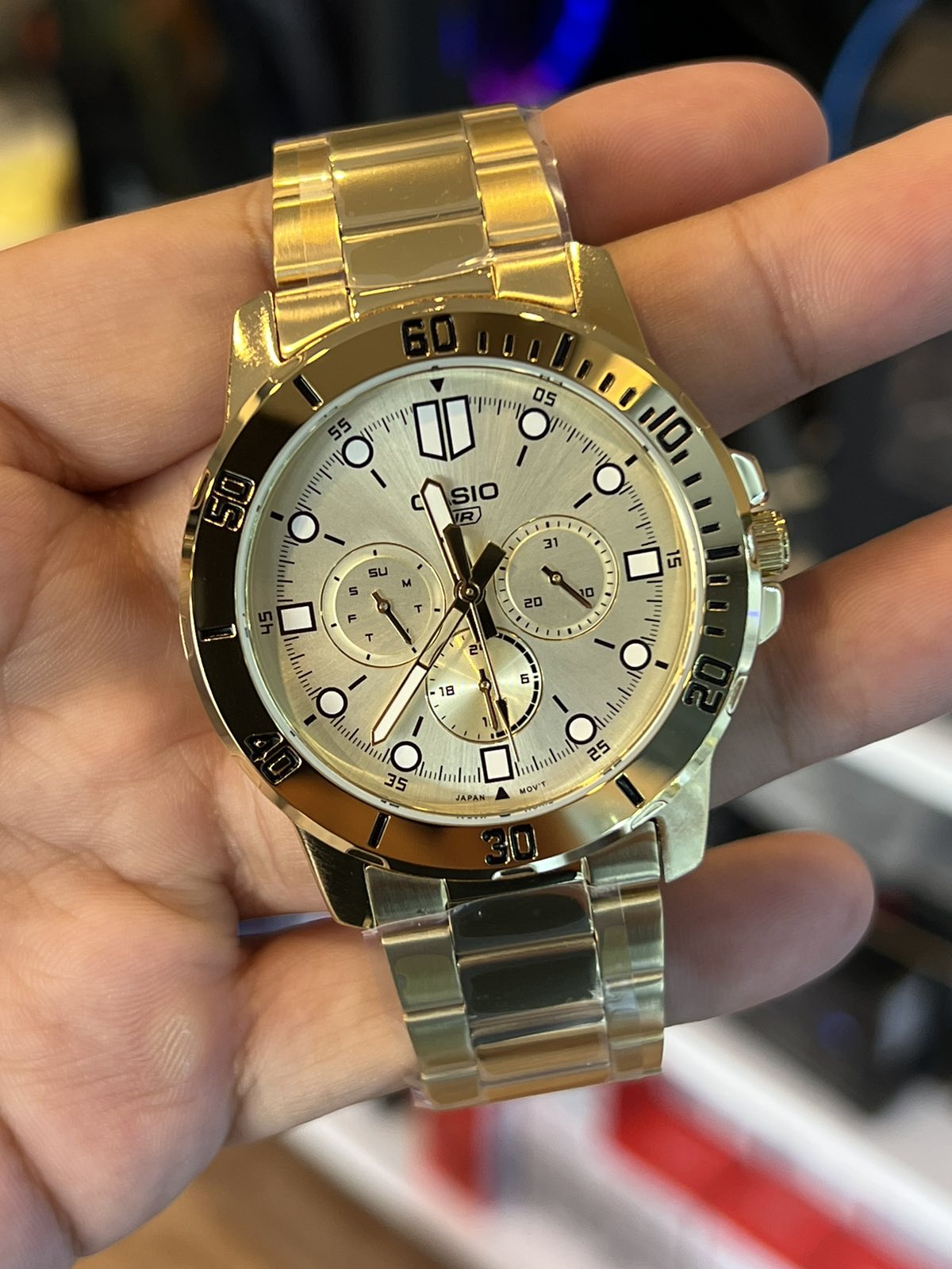 Casio chronograph gold sale