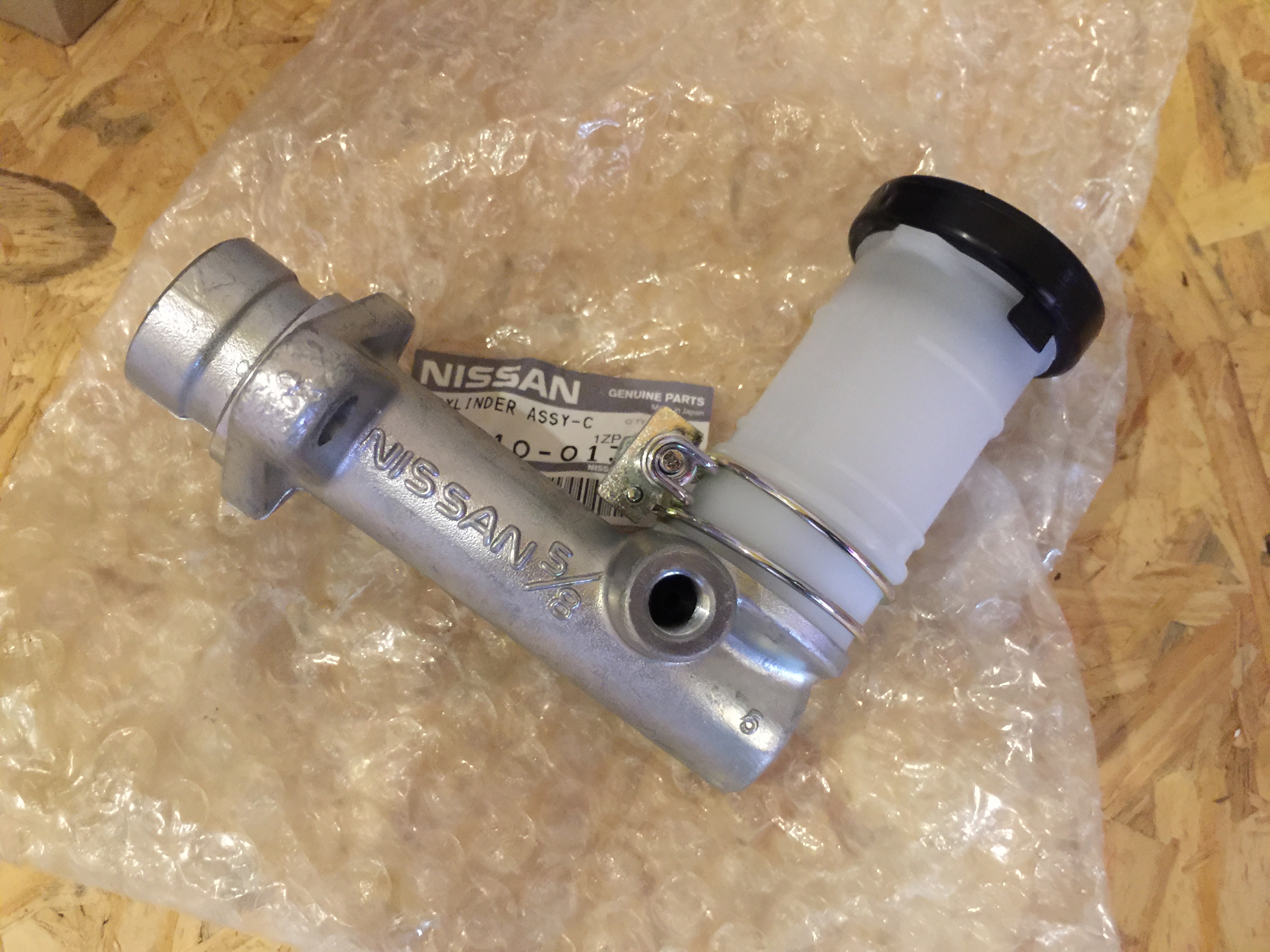 Car & Truck Parts GENUINE Nissan Patrol Y60 GQ TB42S TD42 Clutch Master