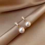 18K gold crystal pearl earrings by Good 999, ES6296
