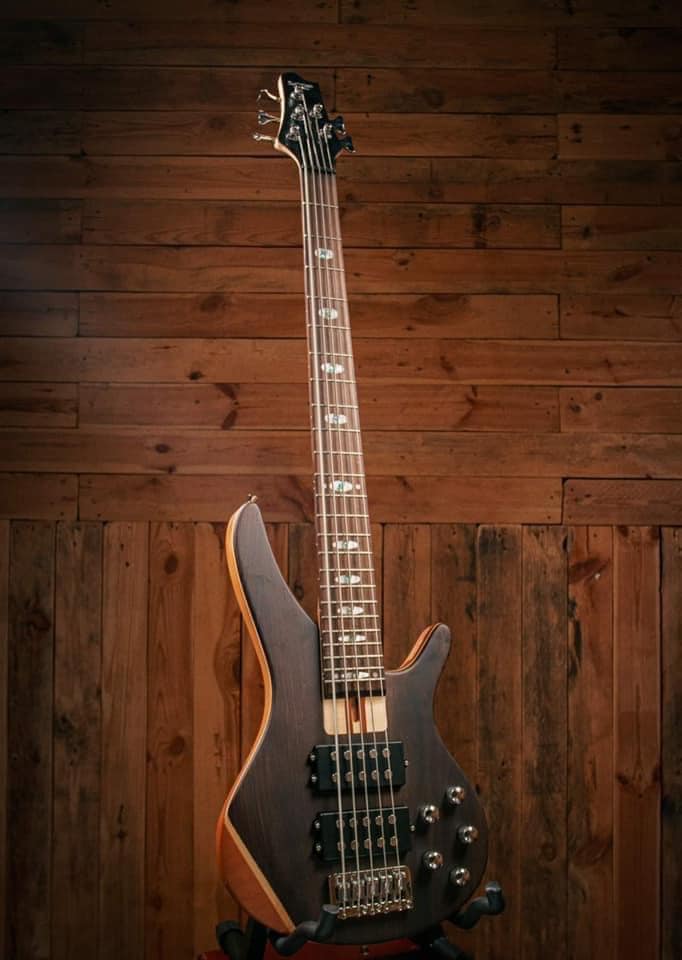 Sqoe Electric Bass Guitar with Active Pick Up and Freebies