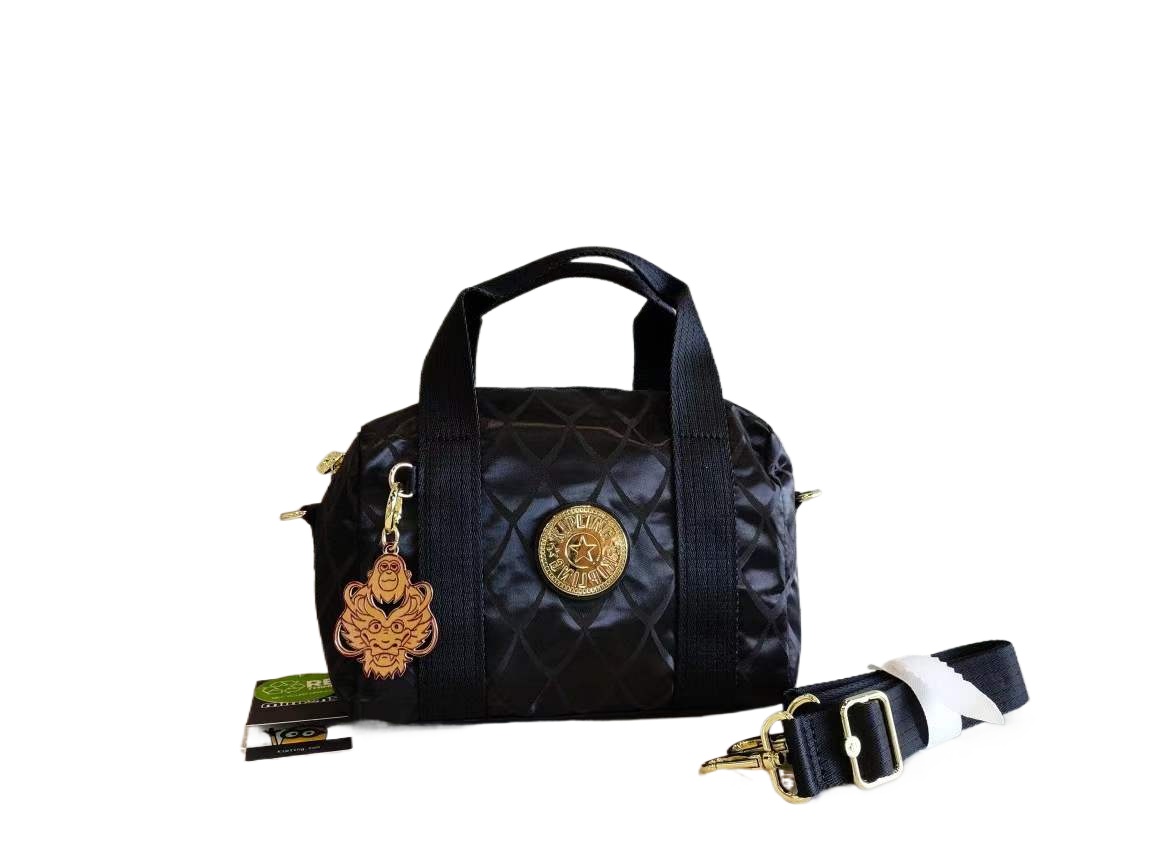 kipling loves minions Boston Bag | BINA(Free Monkey Pendant） ราคา 1,342 บาท*ส่งฟรี