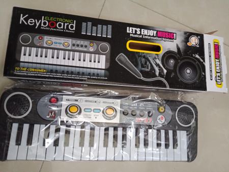Kids Electronic Piano Keyboard with Microphone - 