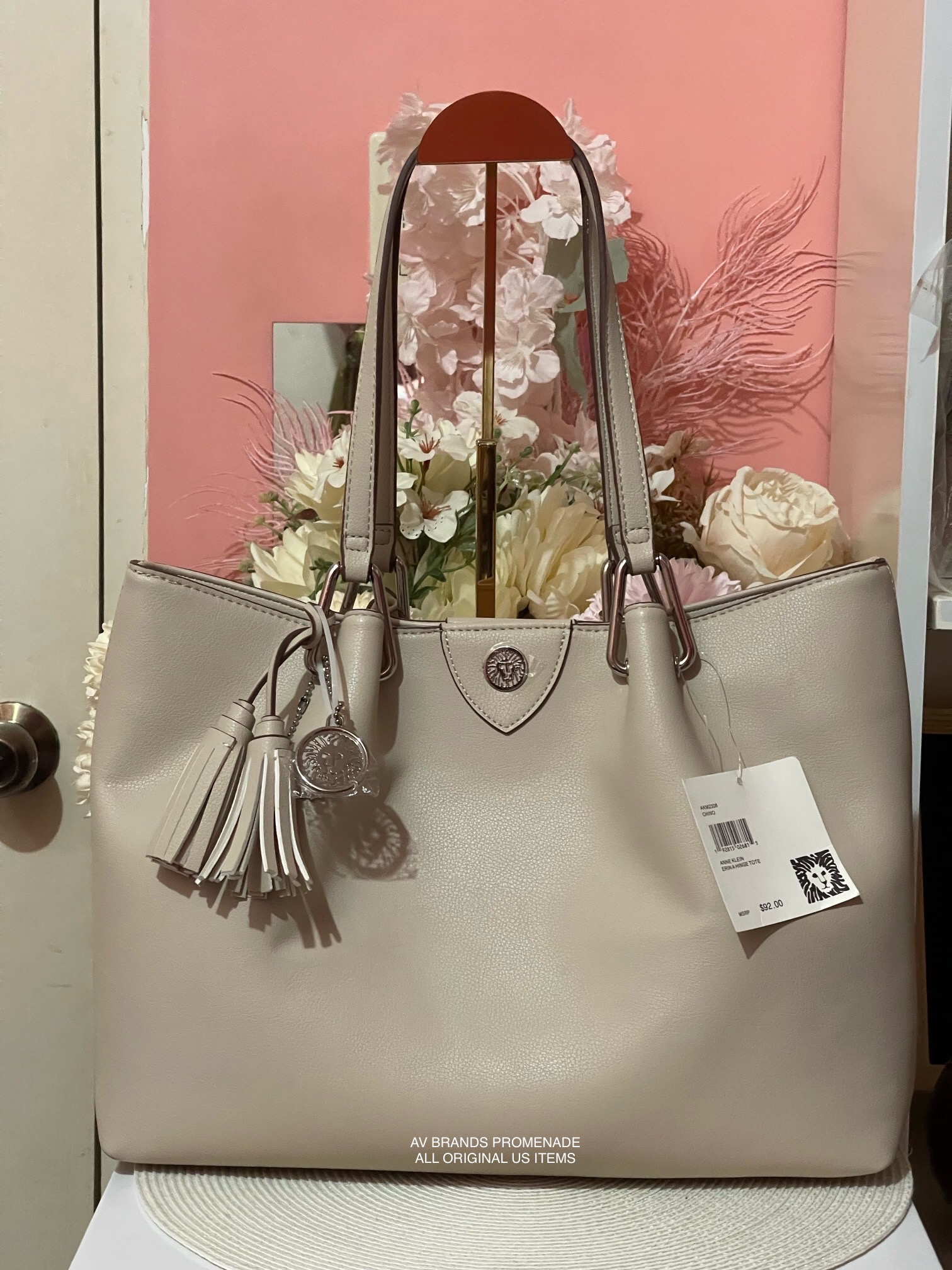 Medium black and pink Anne Klein bag, this bag works... - Depop-vinhomehanoi.com.vn