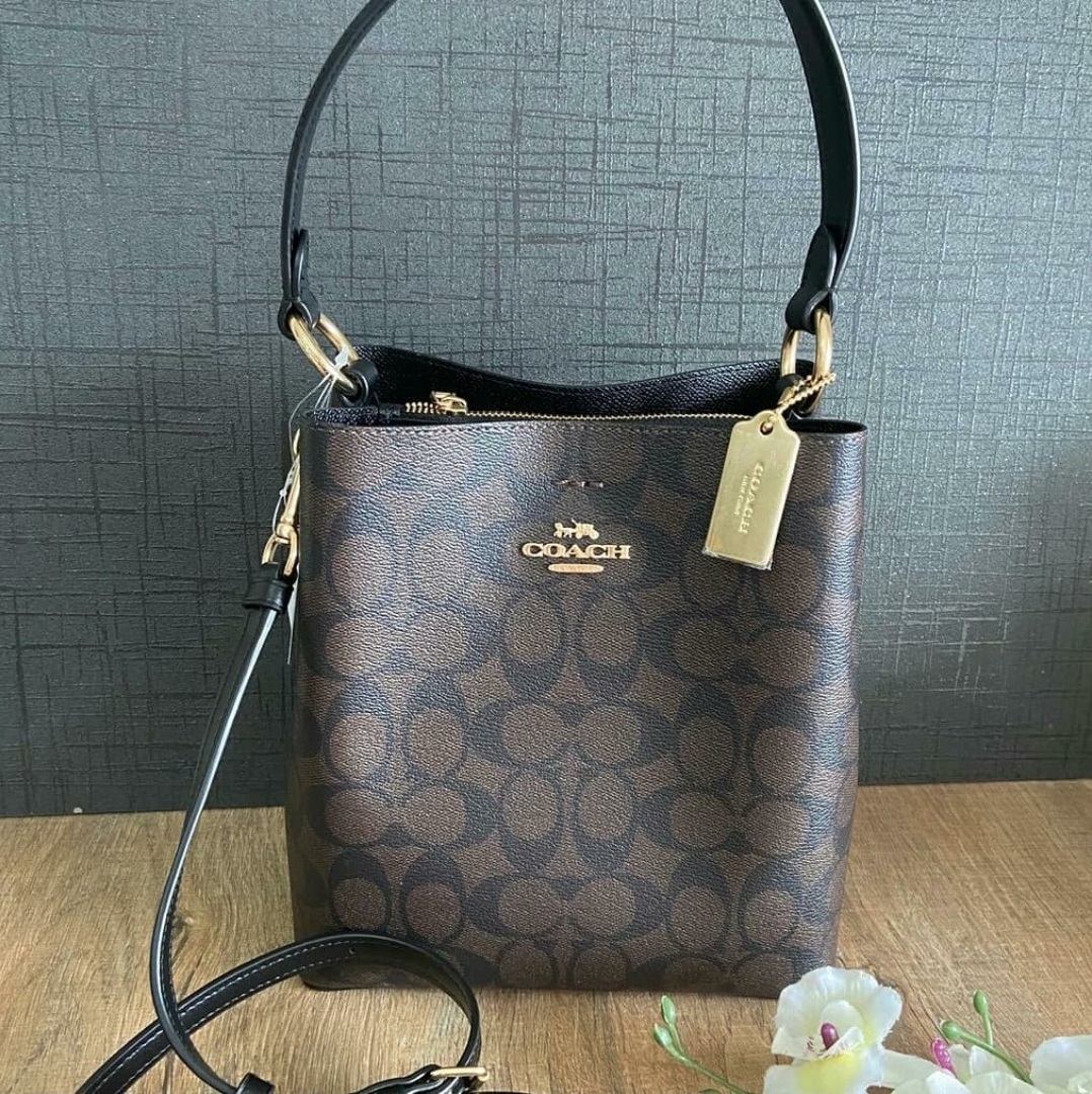 Leather handbag Coach Black in Leather - 40676086