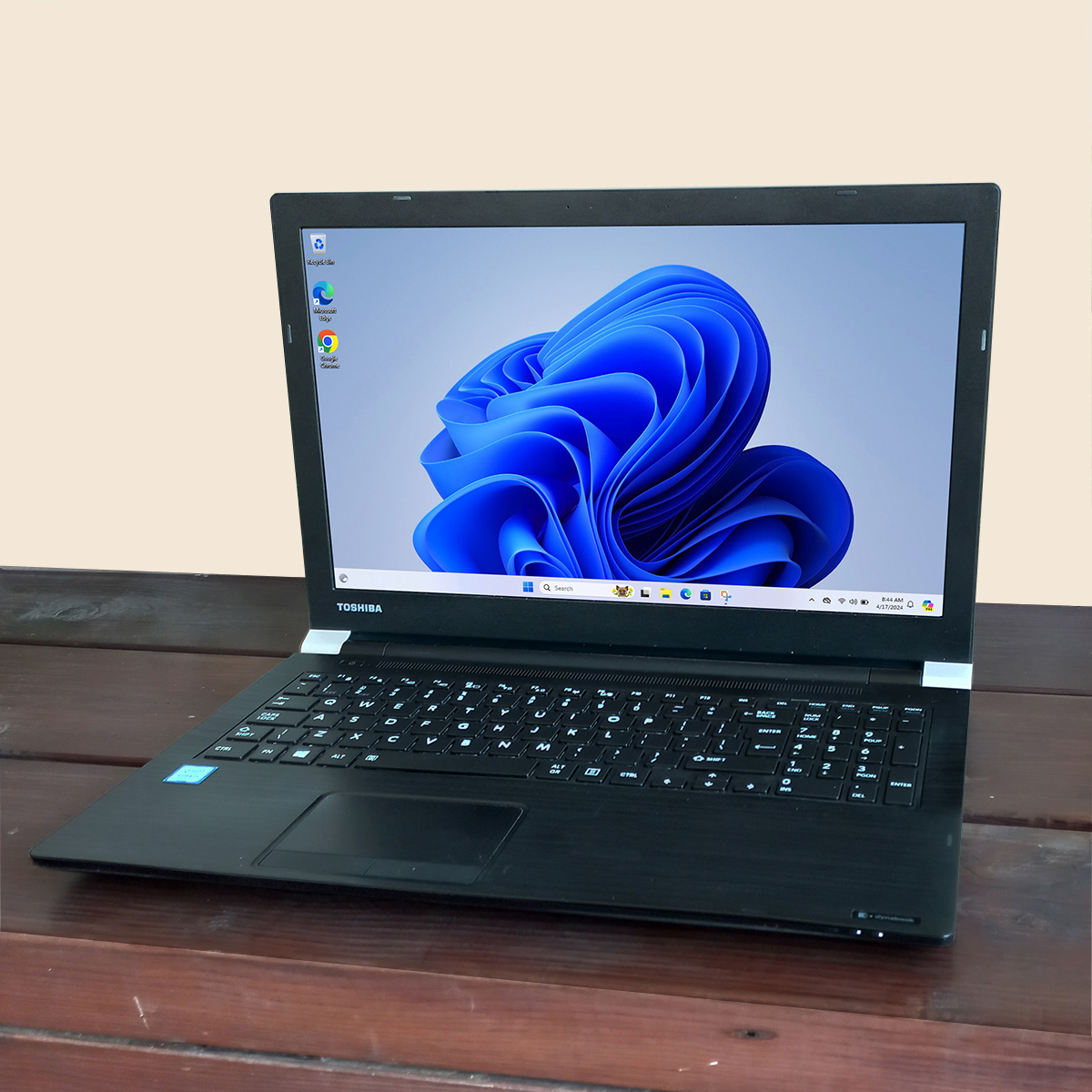 T08A【美品】東芝 薄型Core-i5第7世代/8GB/SSD256GB v1 T01A【美品】薄型Core-i5第6世代/8GB/SSD256GB d