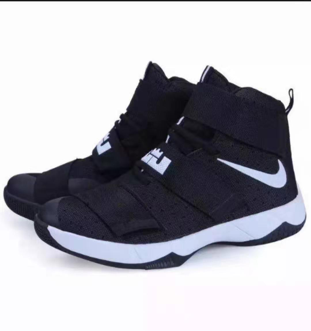 lebron james boys basketball shoes