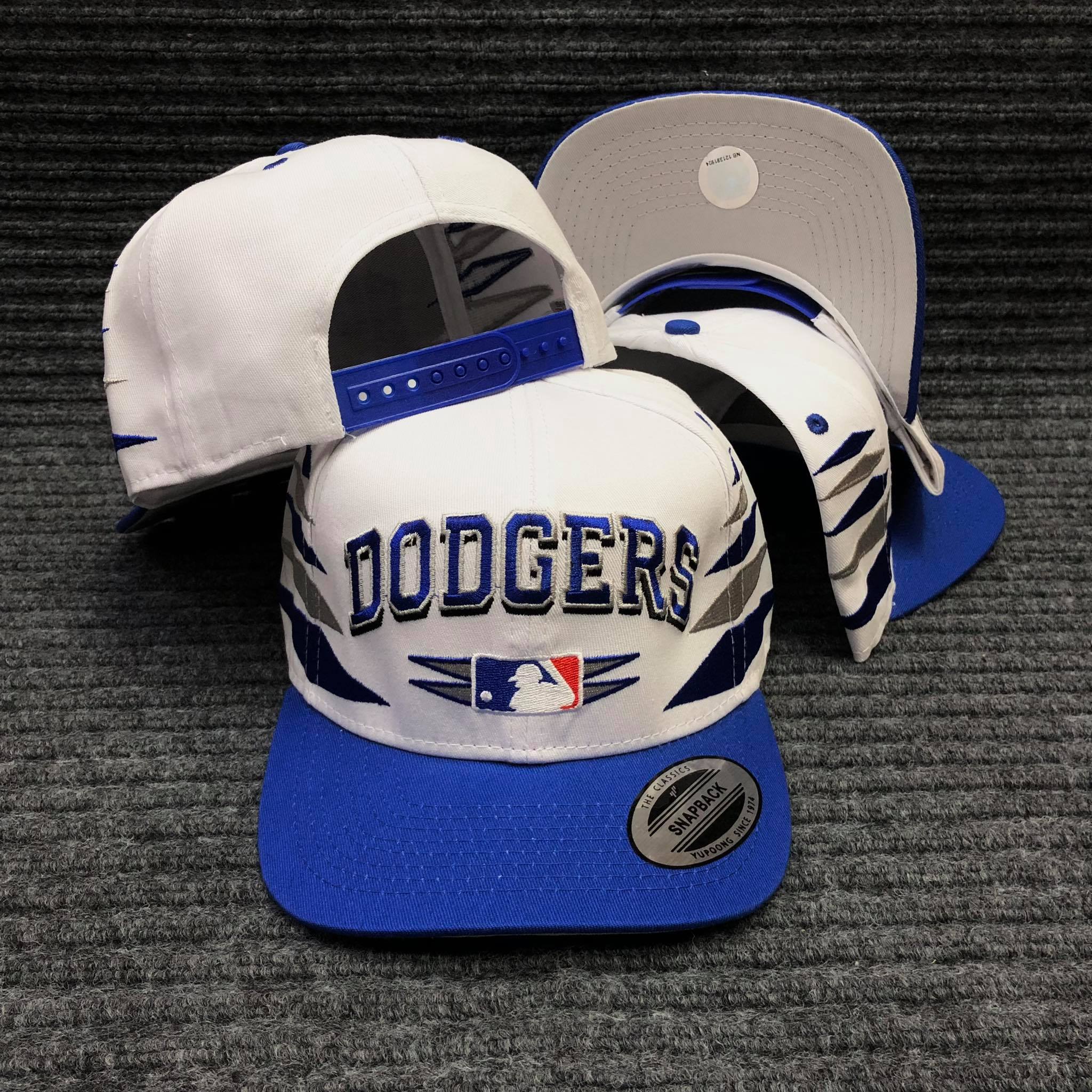 VINTAGE LA DODGERS NET CAP BY SIGNATURE SNAPBACK, Men's Fashion, Watches &  Accessories, Caps & Hats on Carousell