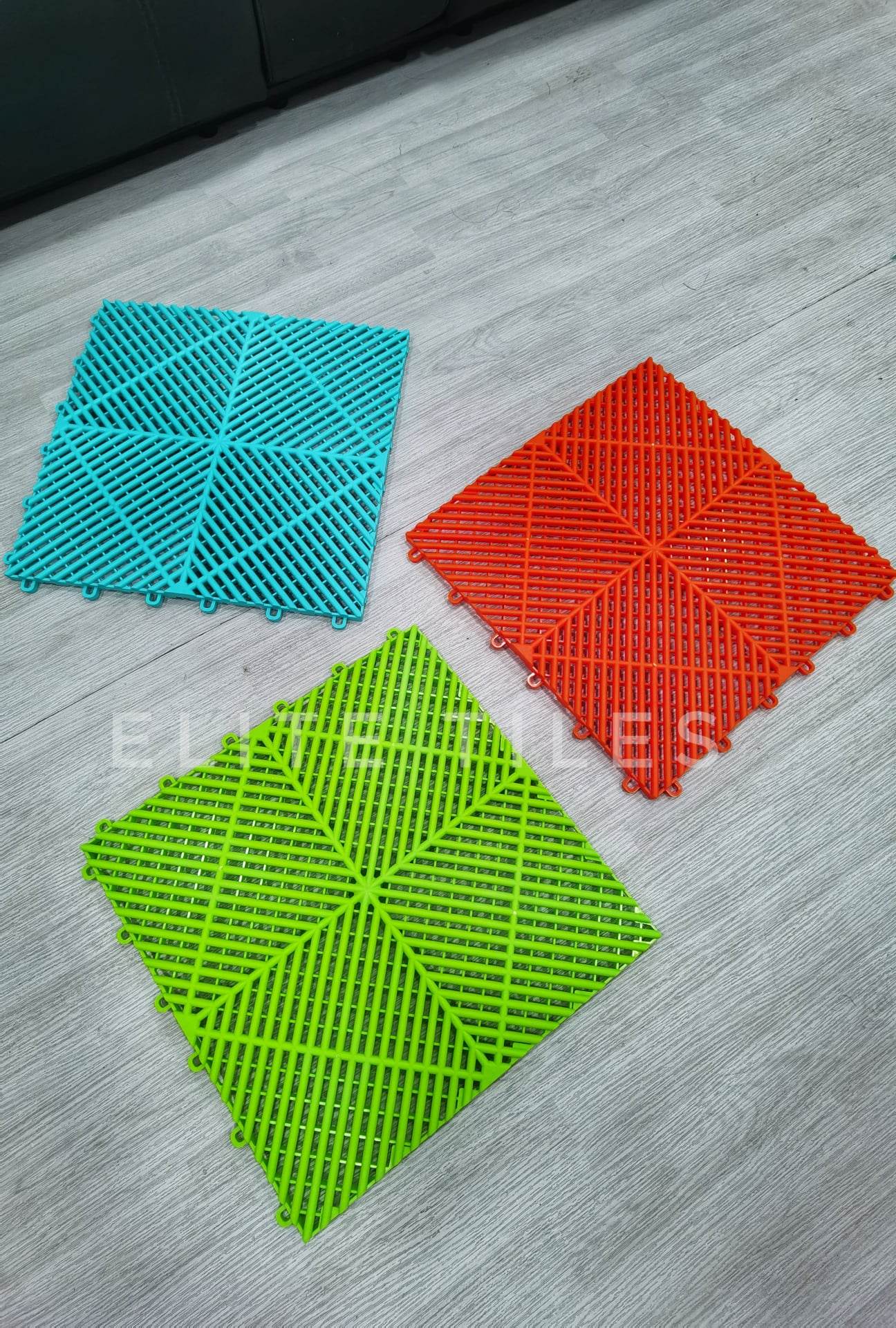 18mm Thickness 40x40cm Garage Floor Mats Car Wash Room Floor Mat Multi  Function Wash Bay Plastic Splicing Grille Tiles Grid tiles matting / GRID  TILES/ DETAILING TILES/ INTERLOCKING FLOOR TILES/ PVC/ MALL