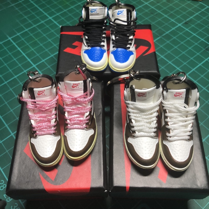 j1 high travis scott