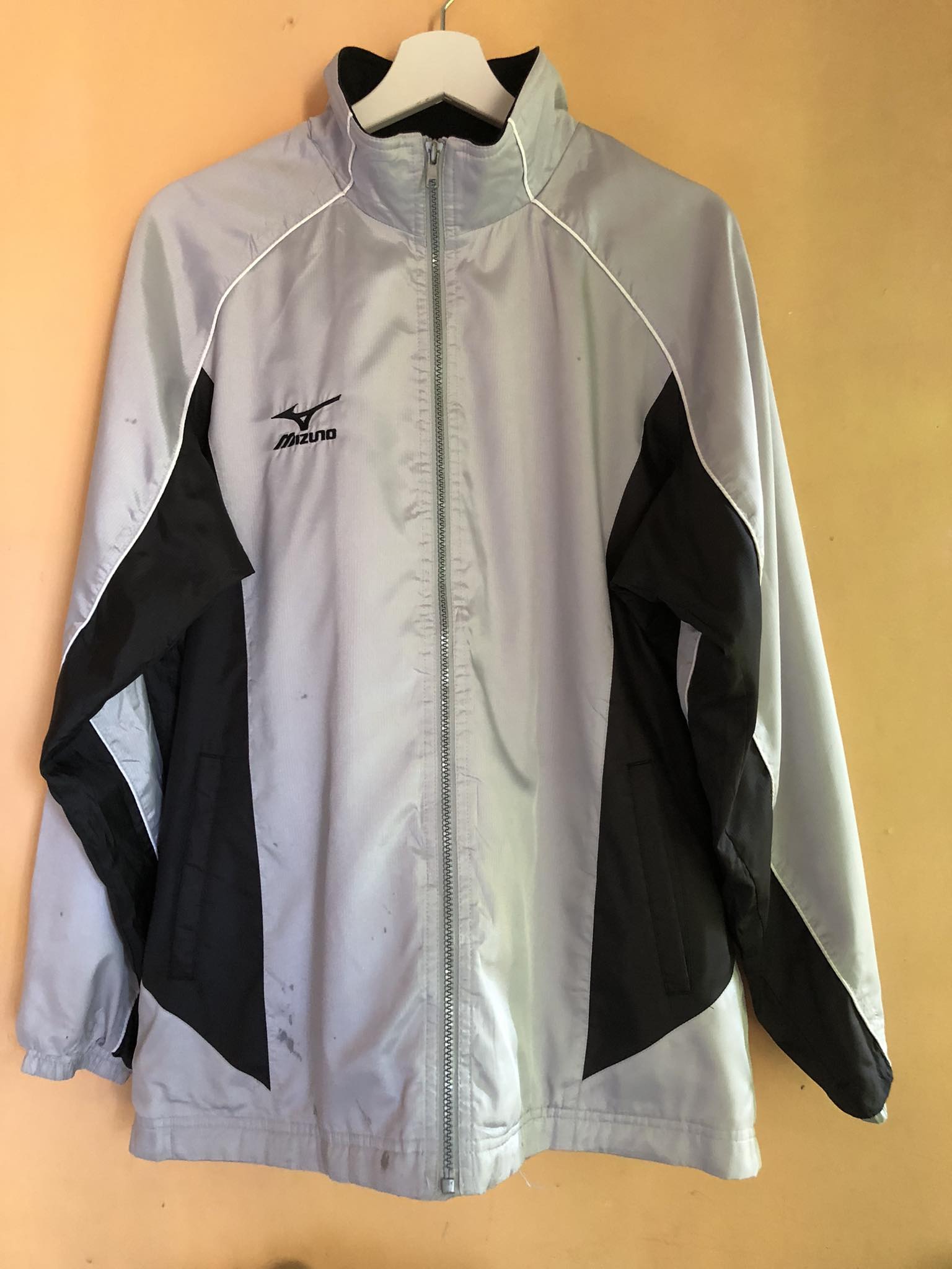 Mizuno jacket hot sale price