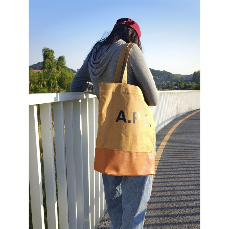 A.P.C. 2022-23FW Canvas Street Style Plain Leather Logo Skater Style Totes  (1 6 4 7 5 9 7 2 9 4 2 7 6 0 1 8)