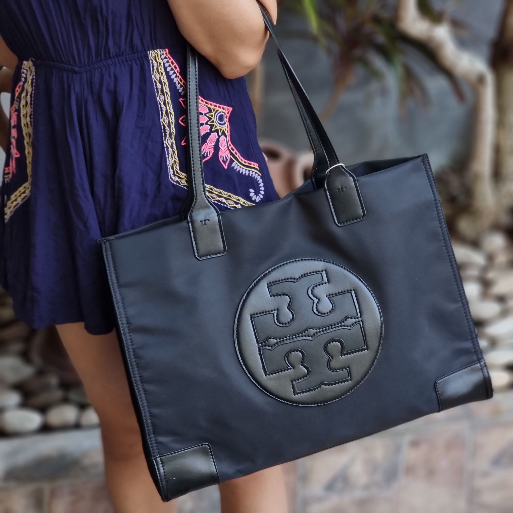 Ella tote bag in black leather