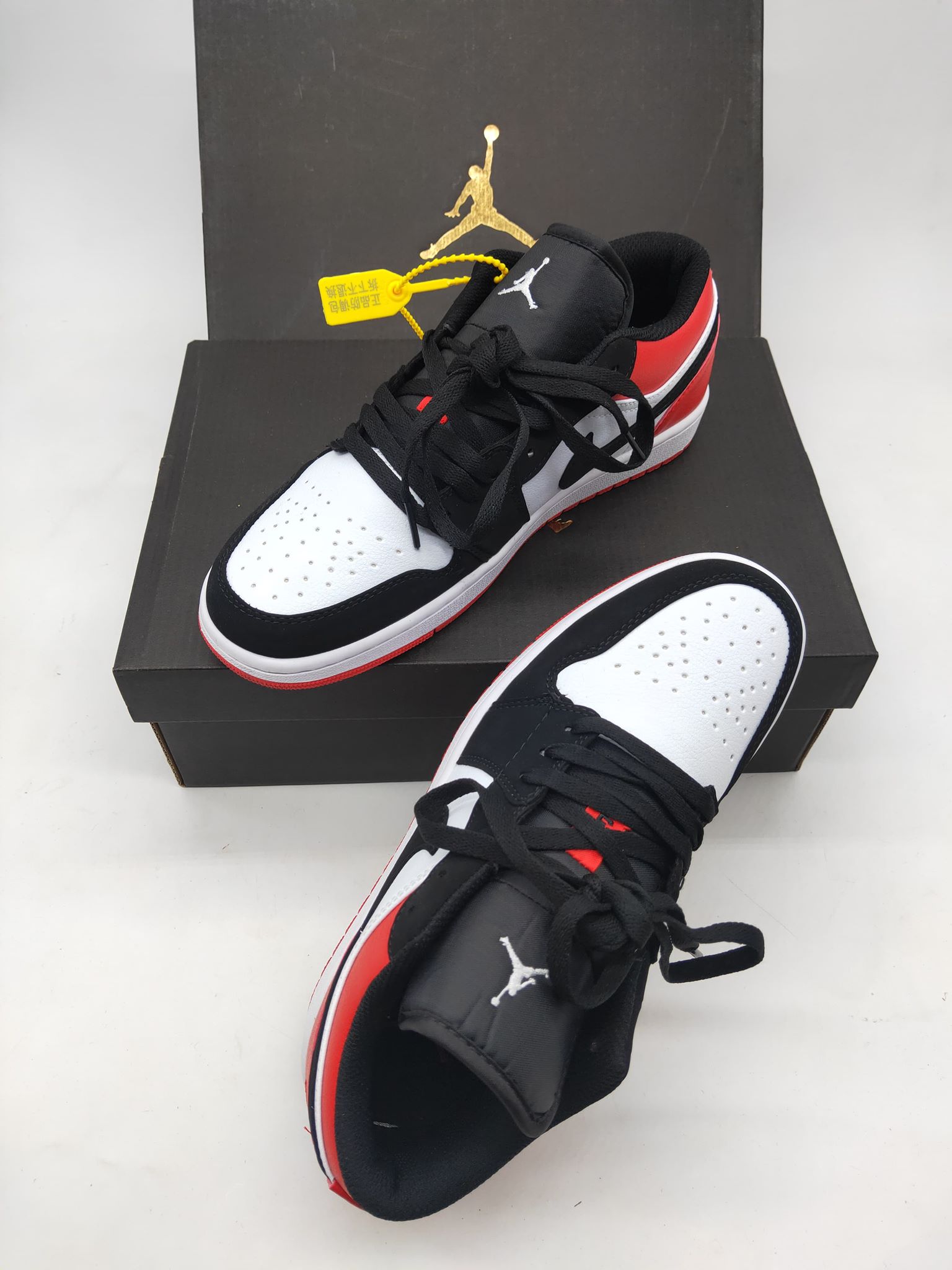 jordan low cut sneakers