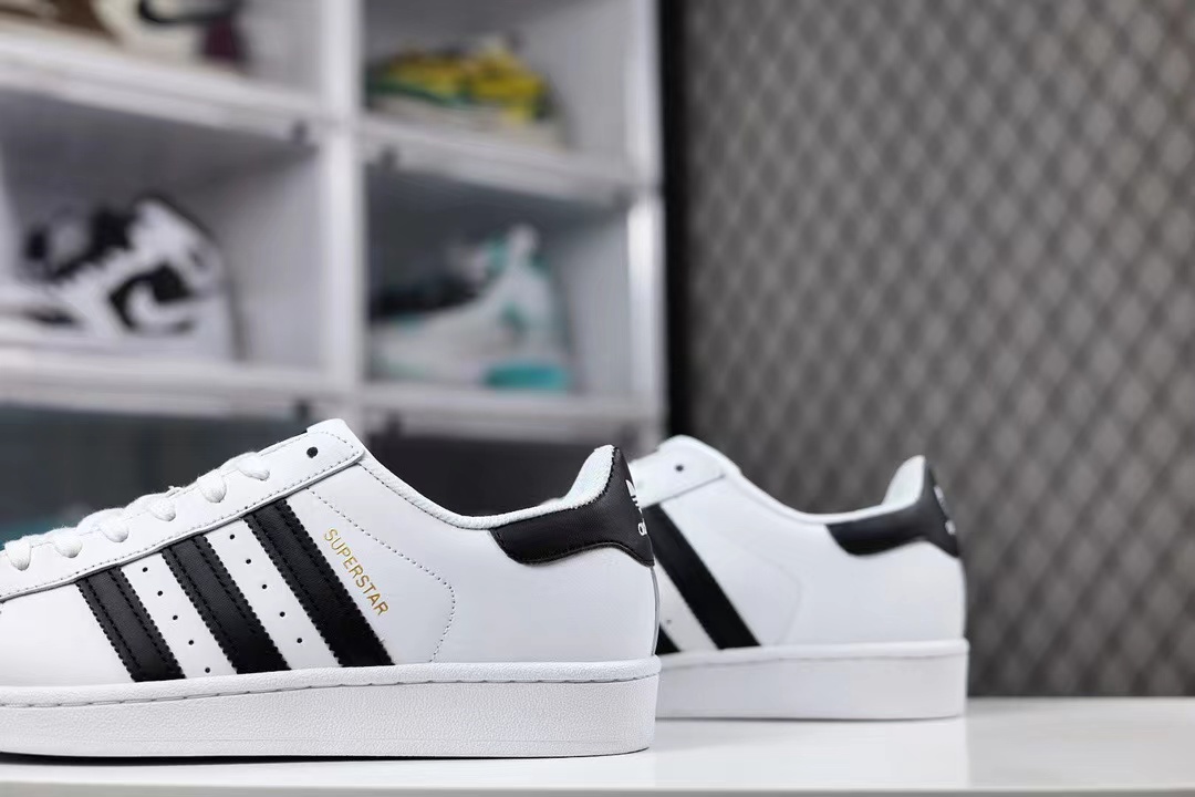 Adidas superstar foundation white black outlet harga