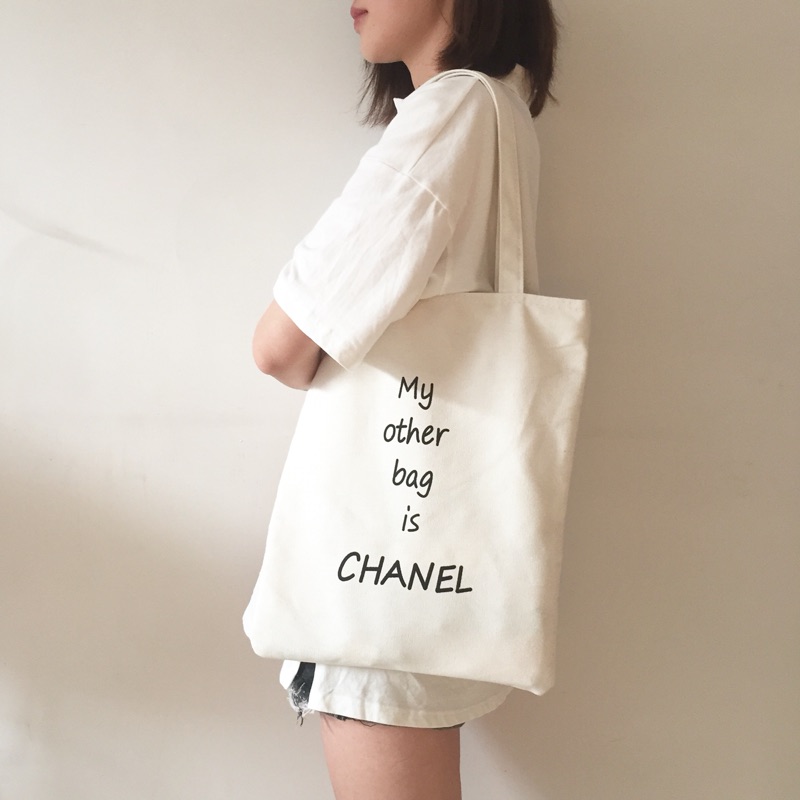 My other bag is small fresh canvas bag Liu Quanyou Weibo spoof big