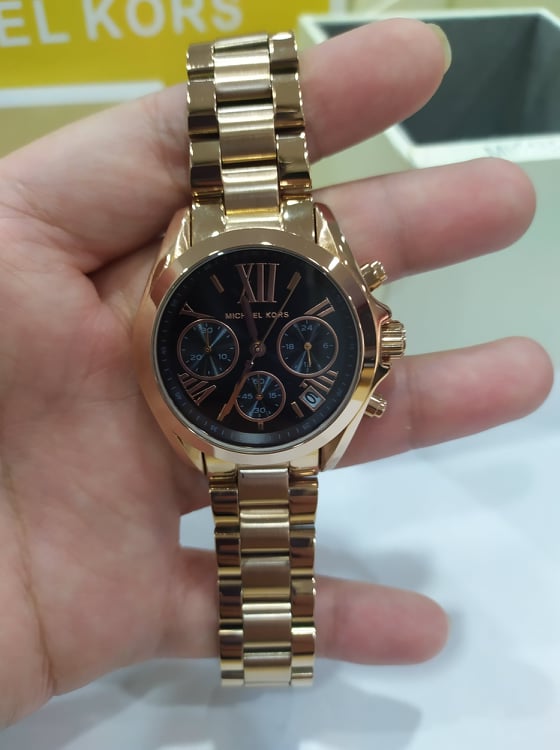 Tekpinoy -Michael Kors Rose Gold-Black Chronograph Bradshaw Authentic and  Pawnable for Men's, MK watch Gold-Black Chronograph Pawnable watch for  Women's Original Sale Couple watch | Lazada PH