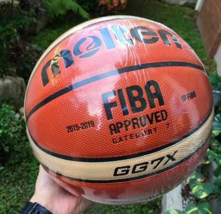MOLTEN GG7X Official Match Basketball with Accessories