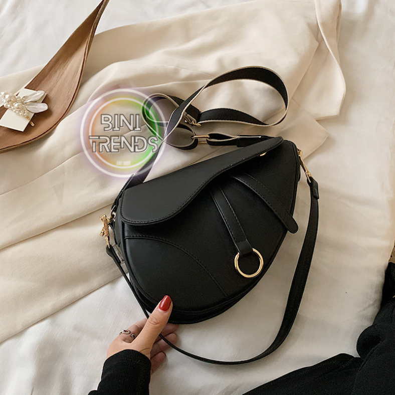 Black Dior saddle bag : r/DHgate