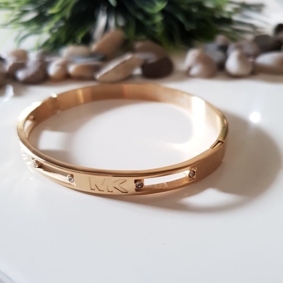 michael kors logo bangle