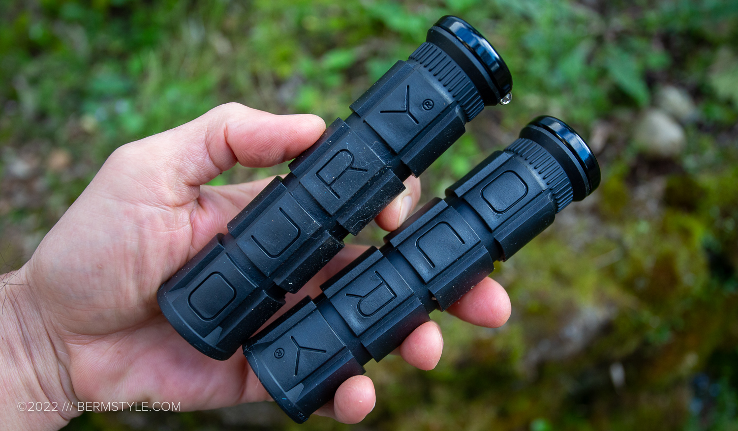 OURY V2 SINGLE LOCK ON GRIPS FOR MTB BMX BICYCLE 100% ORIGINAL