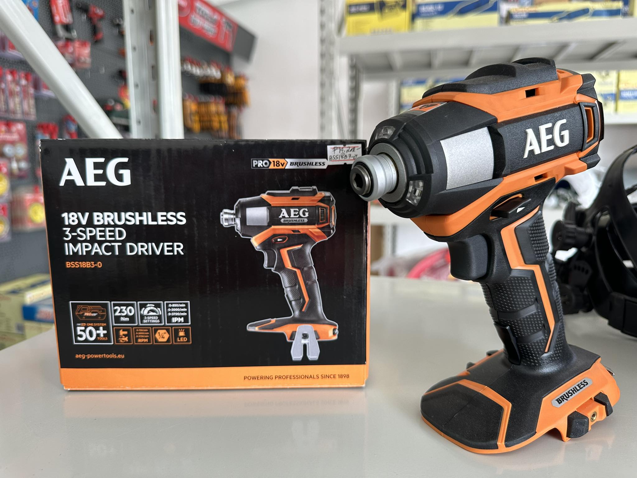 Aeg Bunnings Cordless Kits Hammer Drill Aeg 11 Piece Combo Kit