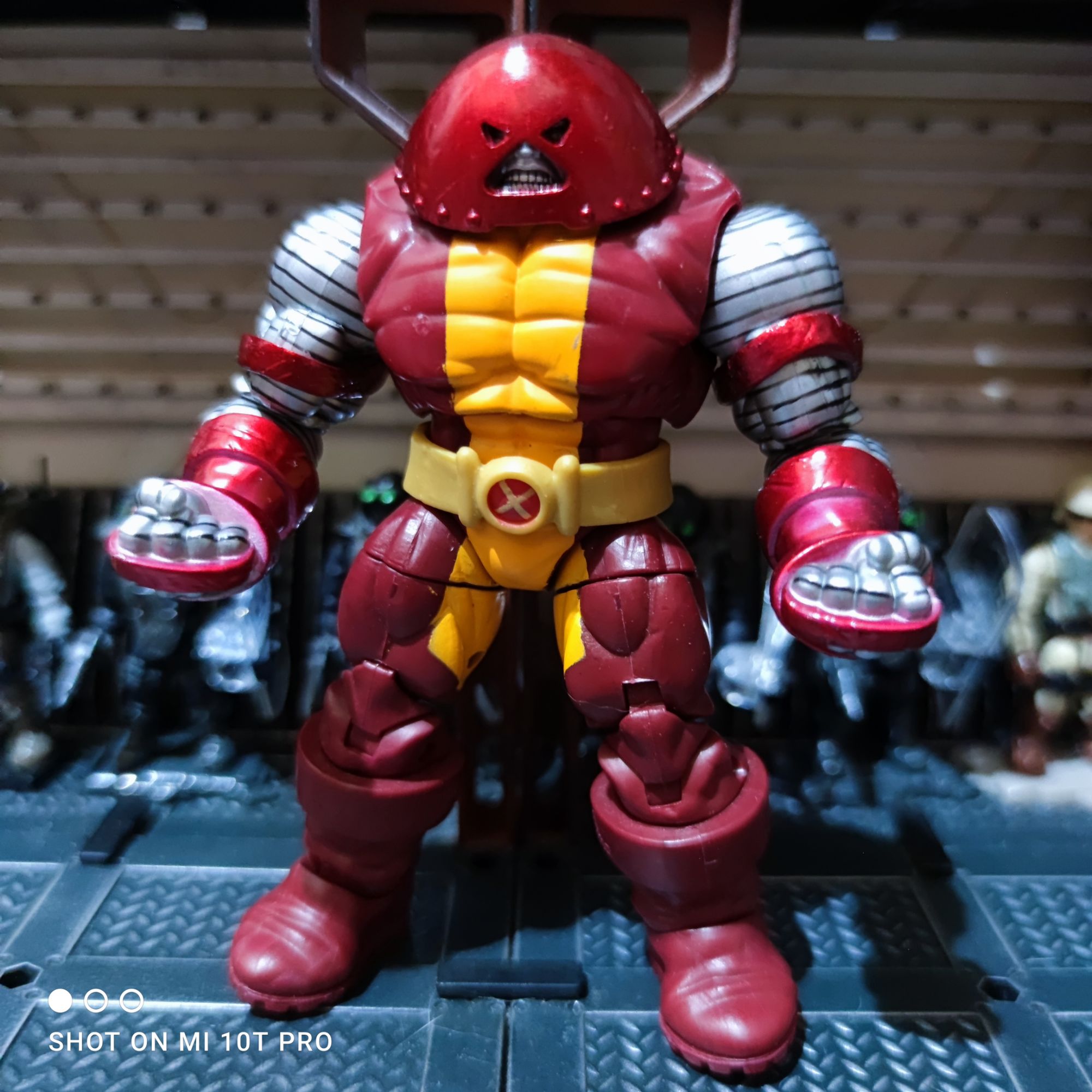 Hasbro Marvel Universe X-Men Unstoppable Colossus inch 1:18