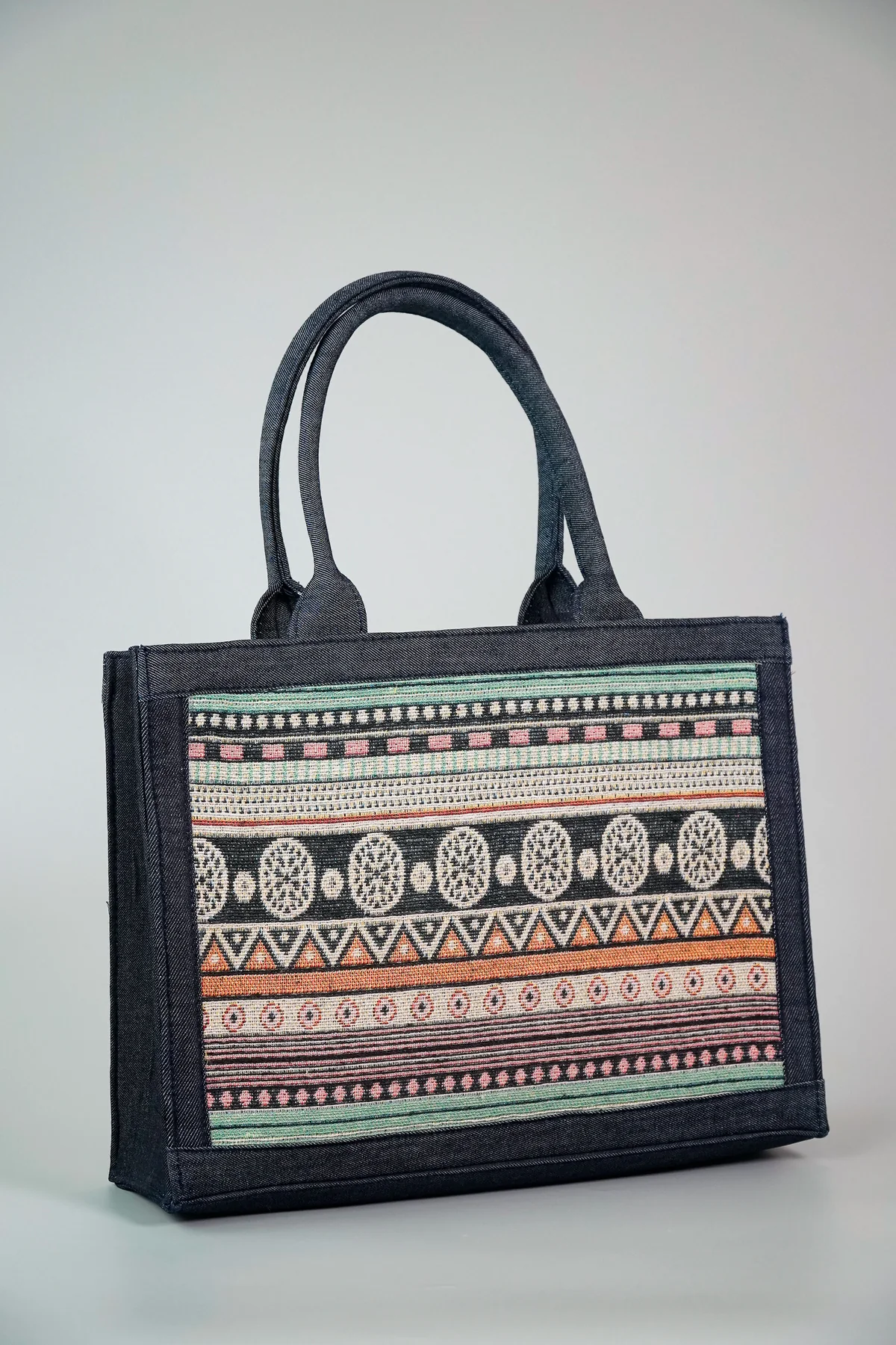 Oval Buntal Handbag with Leather Strap and Clasp, Kultura Filipino –  Kultura Filipino