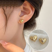 Saudi Pure Gold Heart-shaped Earrings by 