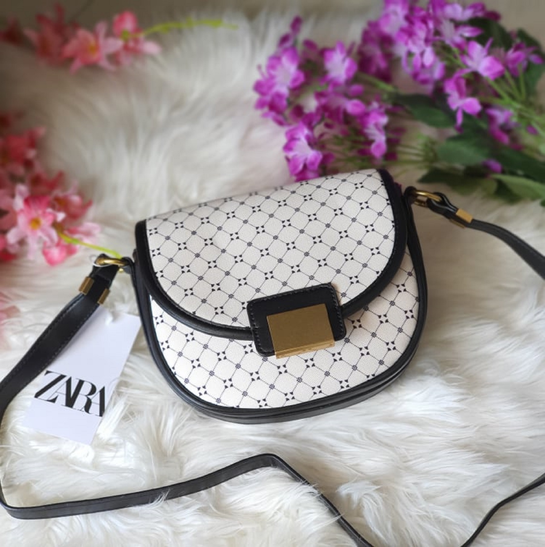 Original Zara Sling Bag, Women's Fashion, Bags & Wallets, Cross-body Bags  on Carousell