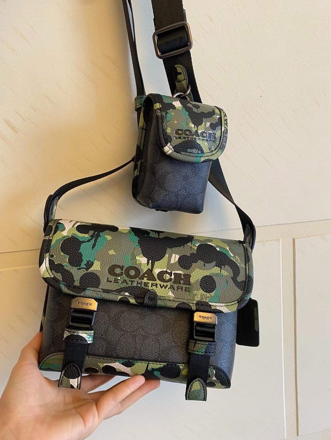 Dolce & Gabbana Camouflage Patterned Crossbody Bag men - Glamood Outlet