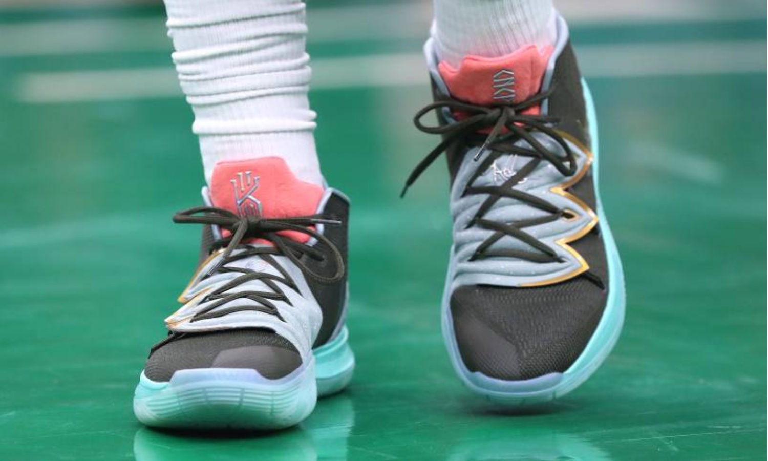 Nike Kyrie 5 4 6 ans Chaussures Foot Locker